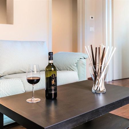 Hostly - La Pera Suite Apartment - 2 Bedrooms, Full Center 피사 외부 사진
